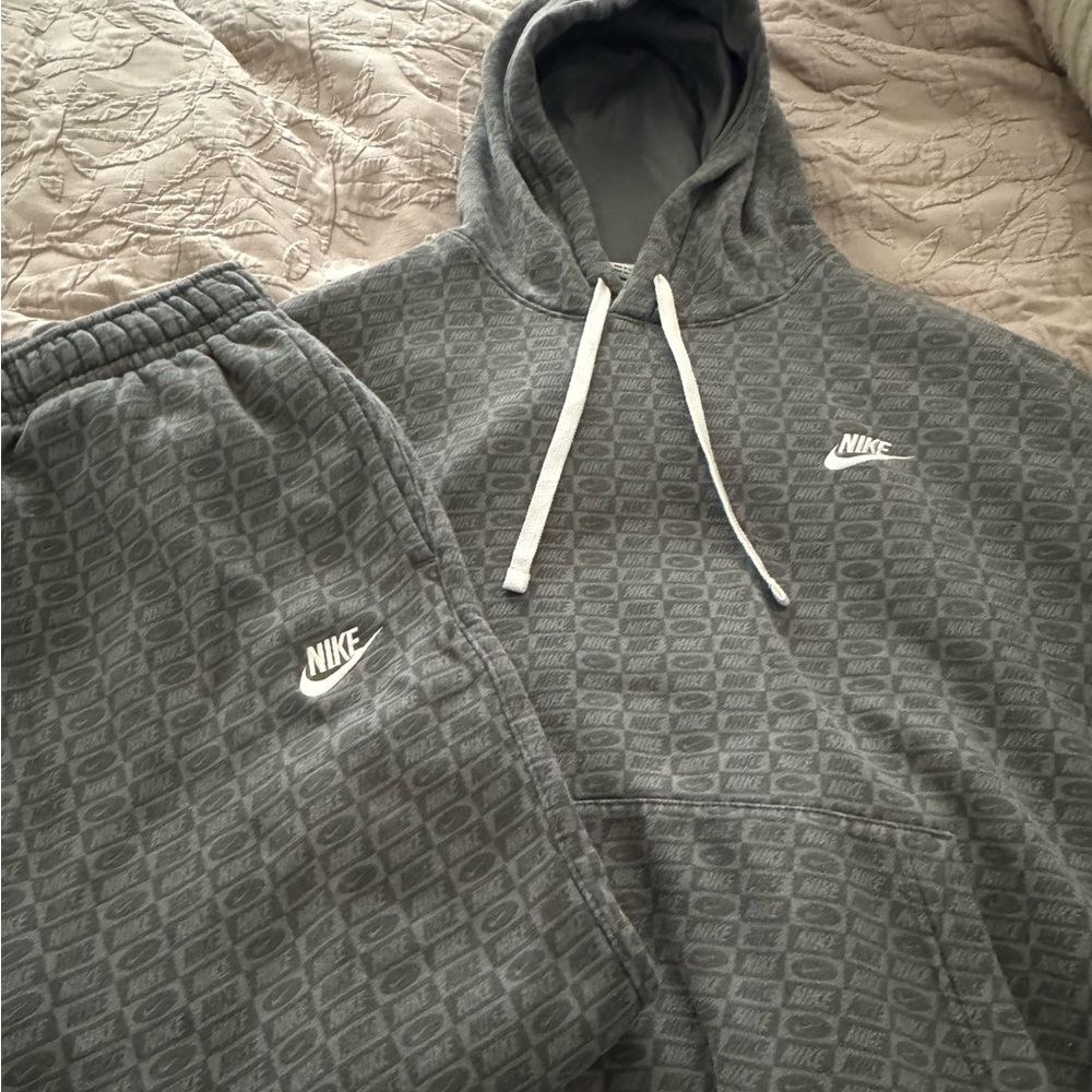 Men's Sportswear Club Fleece All-Over Print Pullover Hoodie & Sweats, Sweatsuit